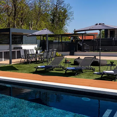 Porta I - Private Pool Villa Balatonalmádi