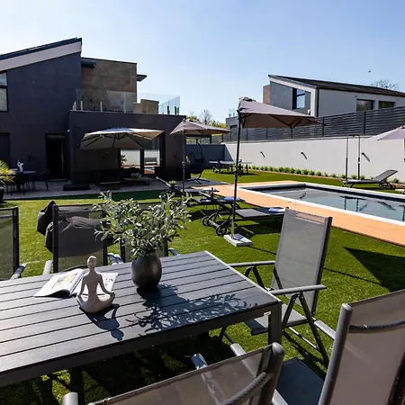 Villa Porta I - Private Pool Balatonalmádi
