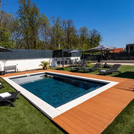 Porta I - Private Pool Villa Balatonalmádi