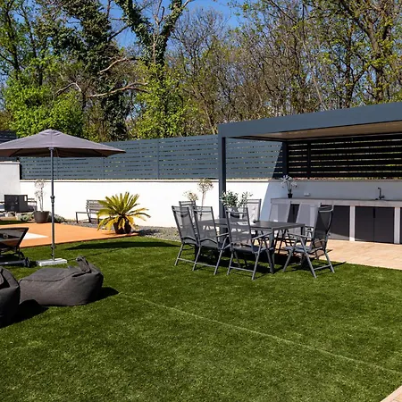 Villa Porta I - Private Pool Balatonalmádi